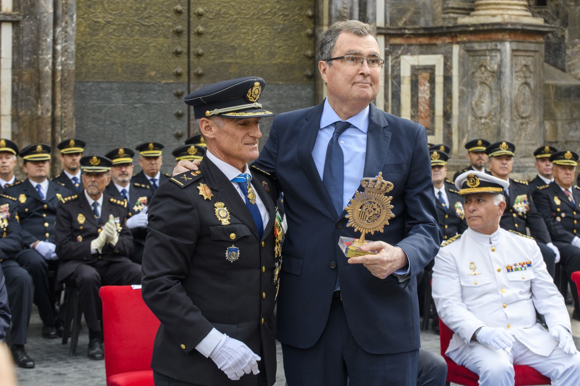 El acto por el Día de la Policía en Murcia, en imágenes