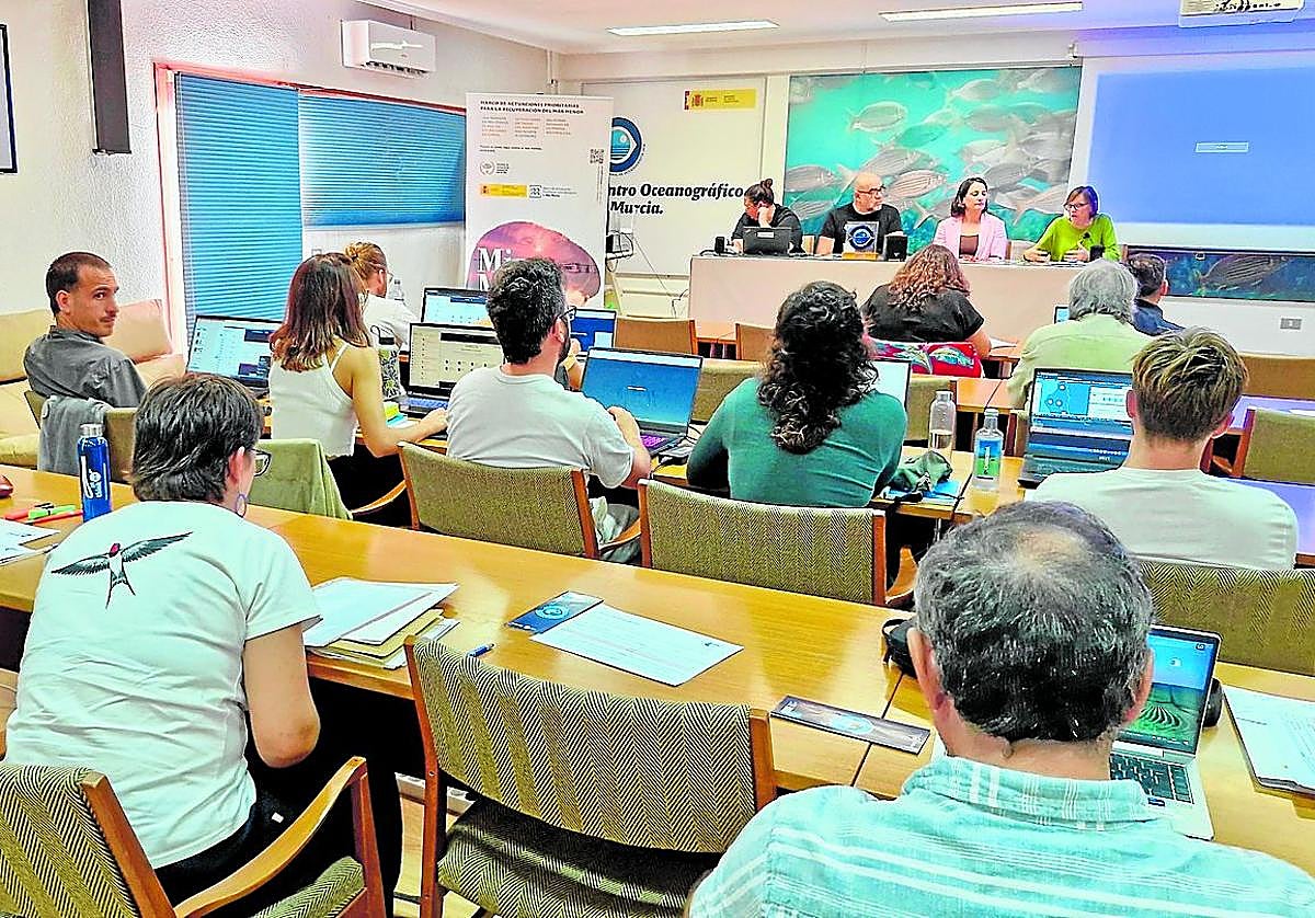 Sesión informativa en la sede del IEO en Lo Pagán, ayer, para conocer el Proyecto Belich.