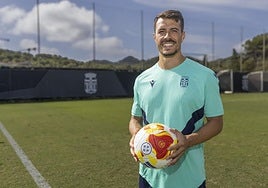 Chiki, delantero del FC Cartagena, después del entrenamiento de ayer en la ciudad deportiva de La Manga Club.