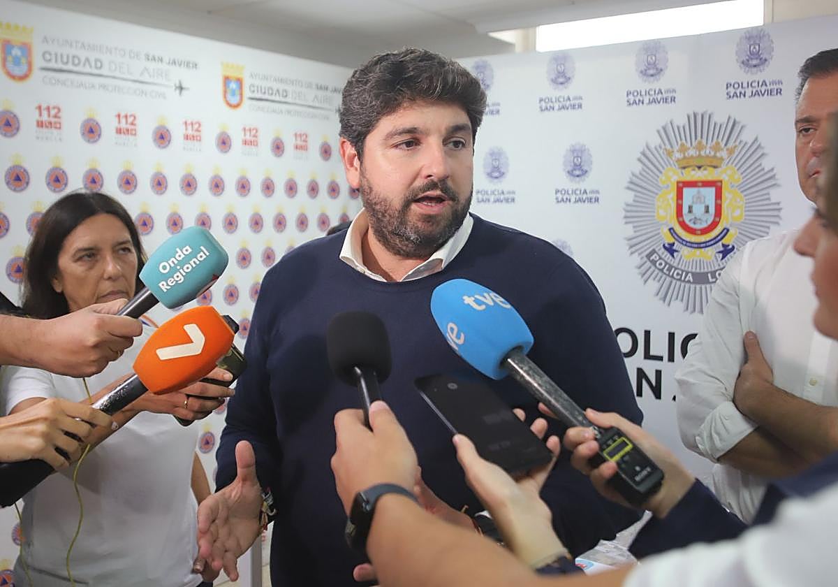 Fernando López Miras, este sábado, en el centro de seguridad de San Javier.