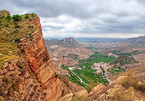 Vista panorámica del municipio de Ojós.