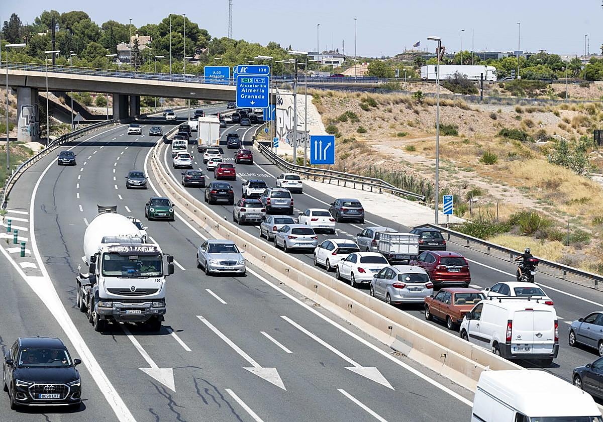Tráfico en la autovía, a su paso entre Guadalupe y Espinardo.