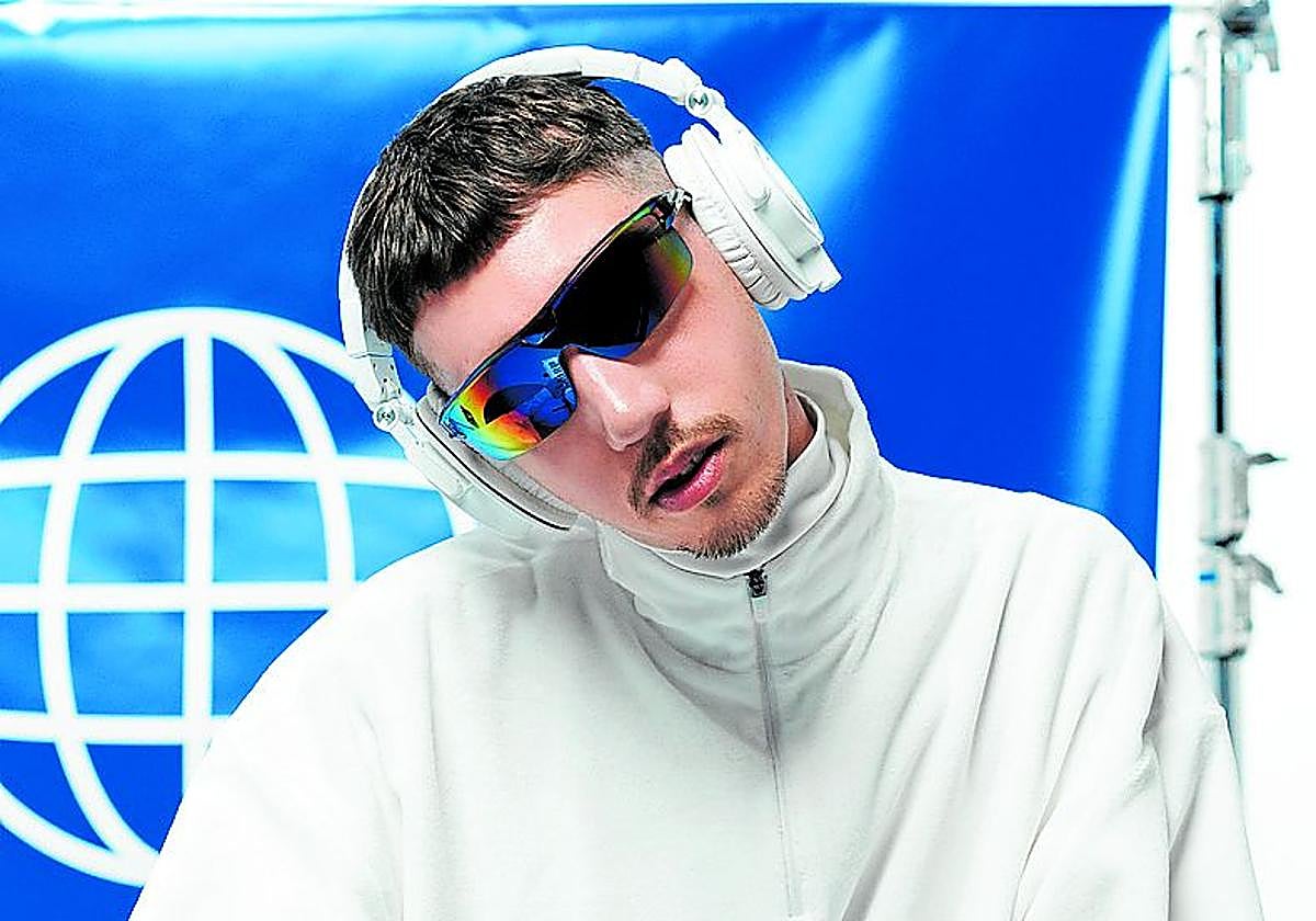 Blonde Poulain es el alter ego del murciano Pablo Nicolás.