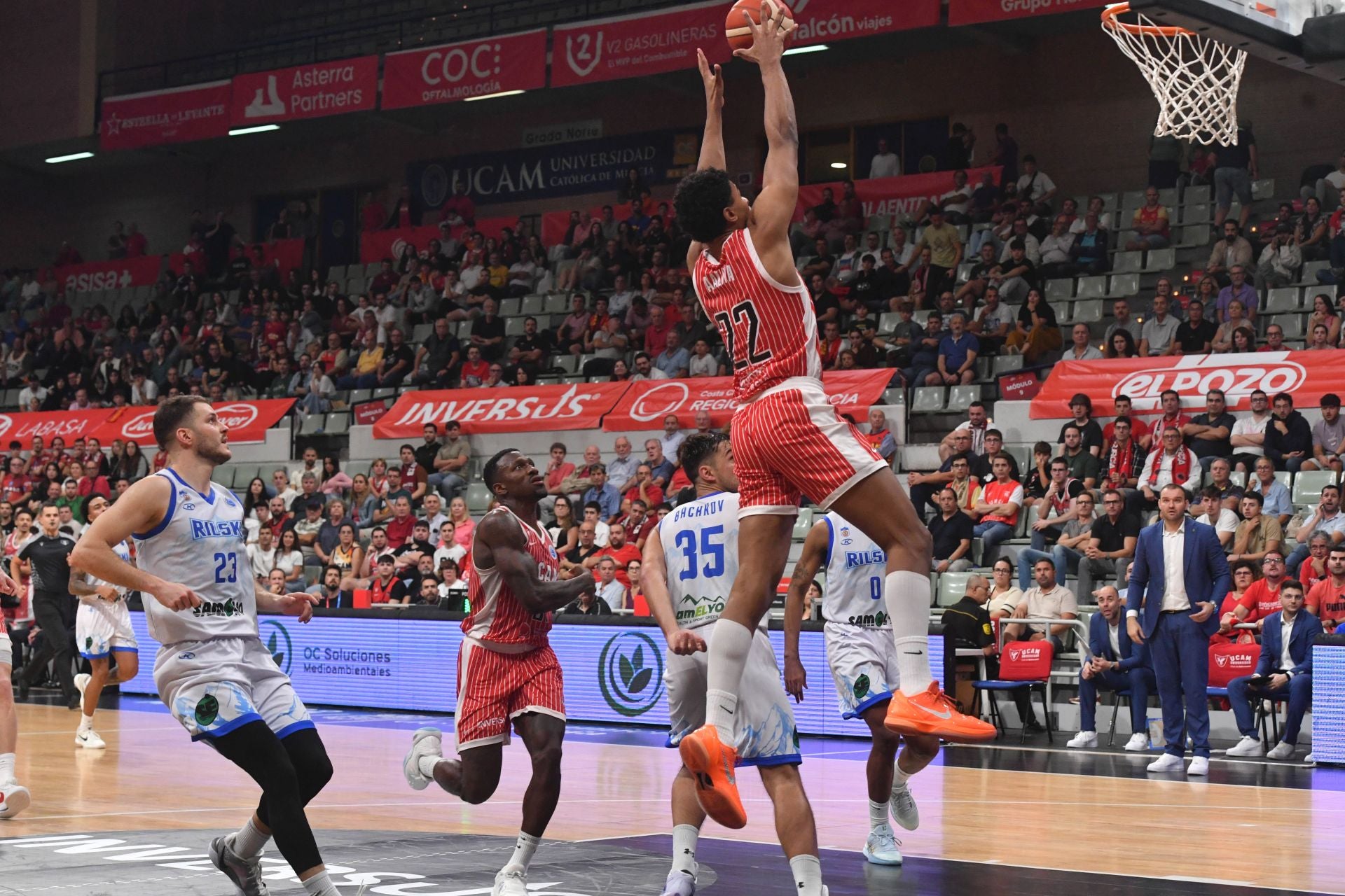 Las imágenes del trinfo del UCAM ante el Rilski (77-63)