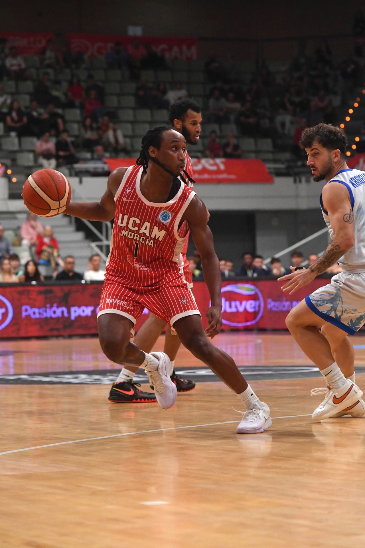 Las imágenes del trinfo del UCAM ante el Rilski (77-63)