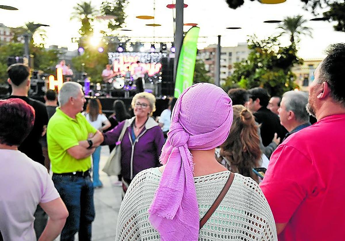 Asistentes al acto por el Día Mundial contra el Cáncer, este viernes.