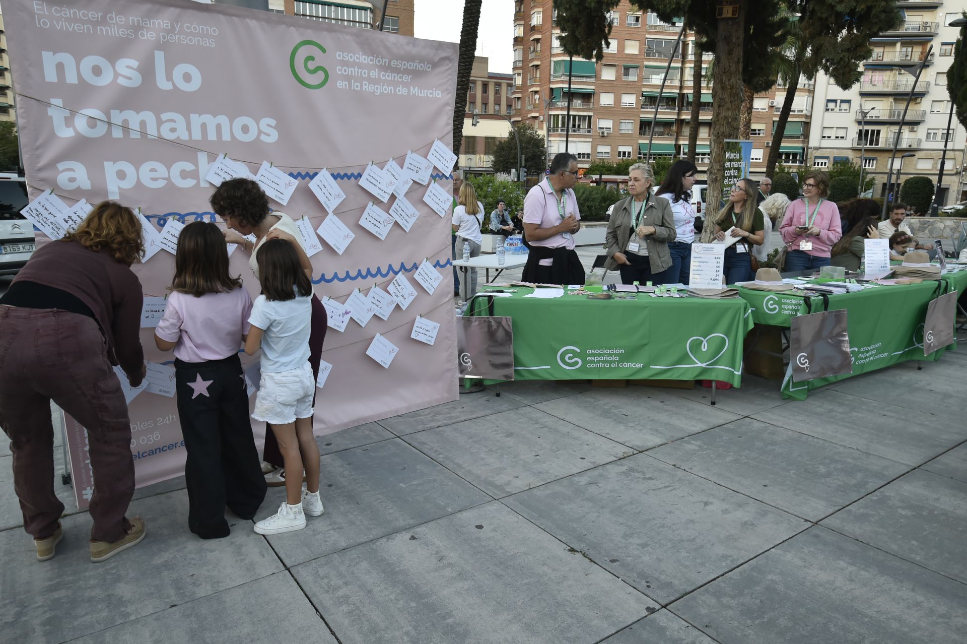 La AECC reclama transparencia en los programas de cribado, en imágenes