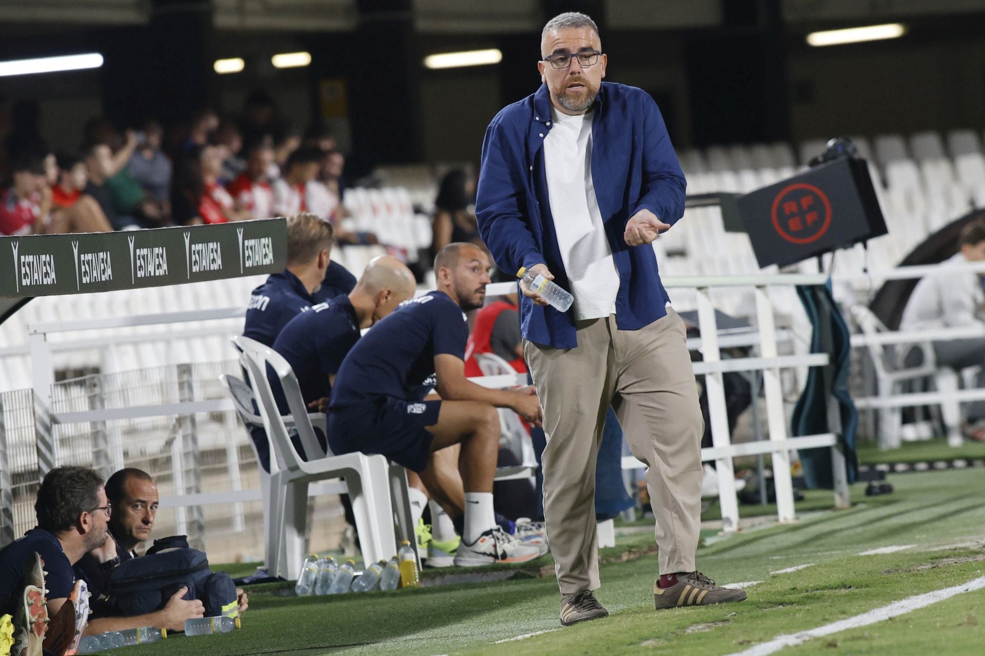 El martillo pilón de Javi Rey acuesta líder al FC Cartagena, en imágenes