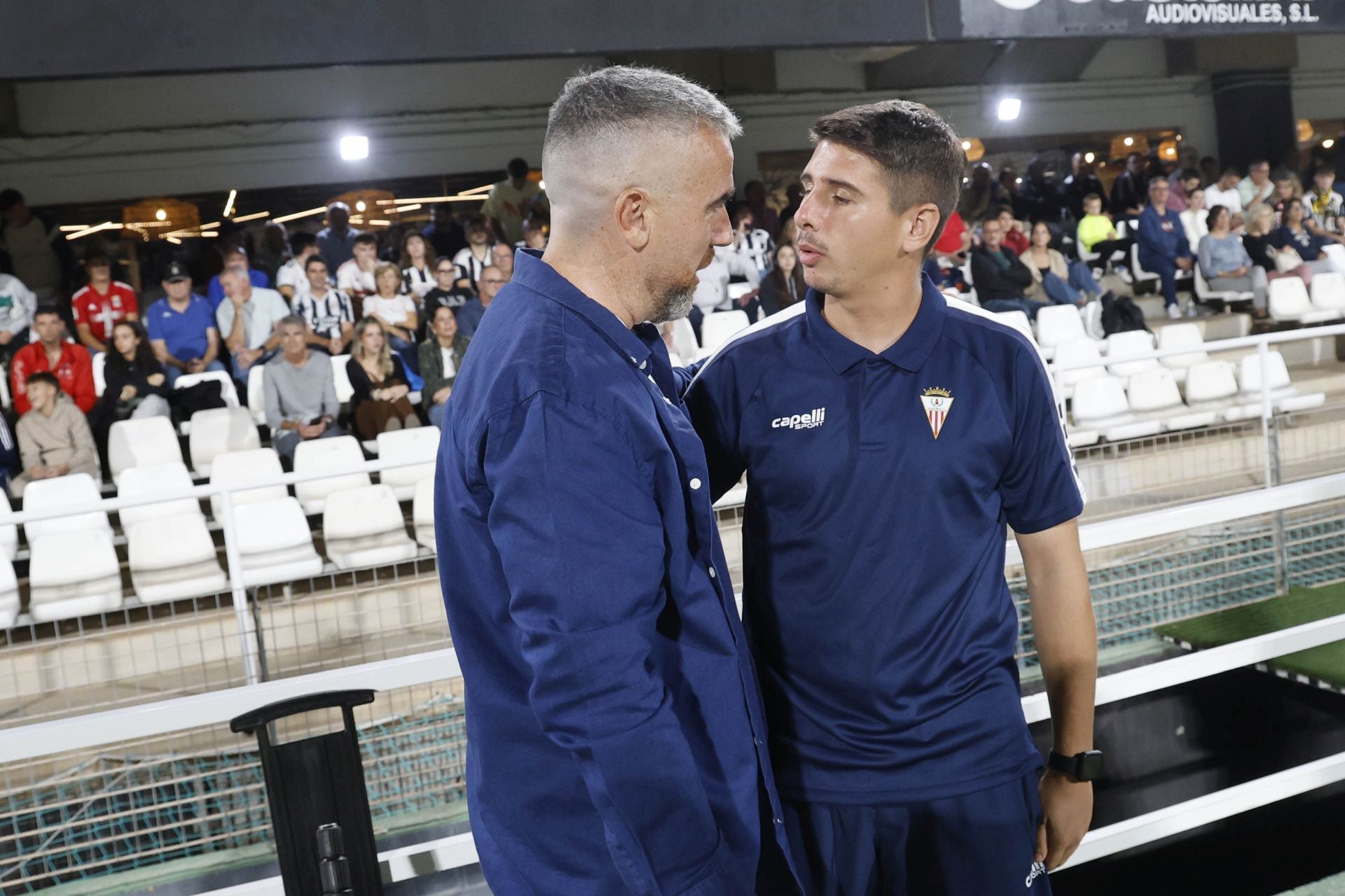 El martillo pilón de Javi Rey acuesta líder al FC Cartagena, en imágenes