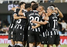 Los jugadores del FC Cartagena celebrando un gol ante el Algeciras.