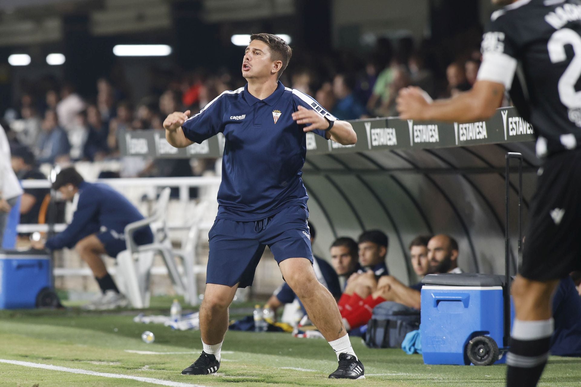 El martillo pilón de Javi Rey acuesta líder al FC Cartagena, en imágenes