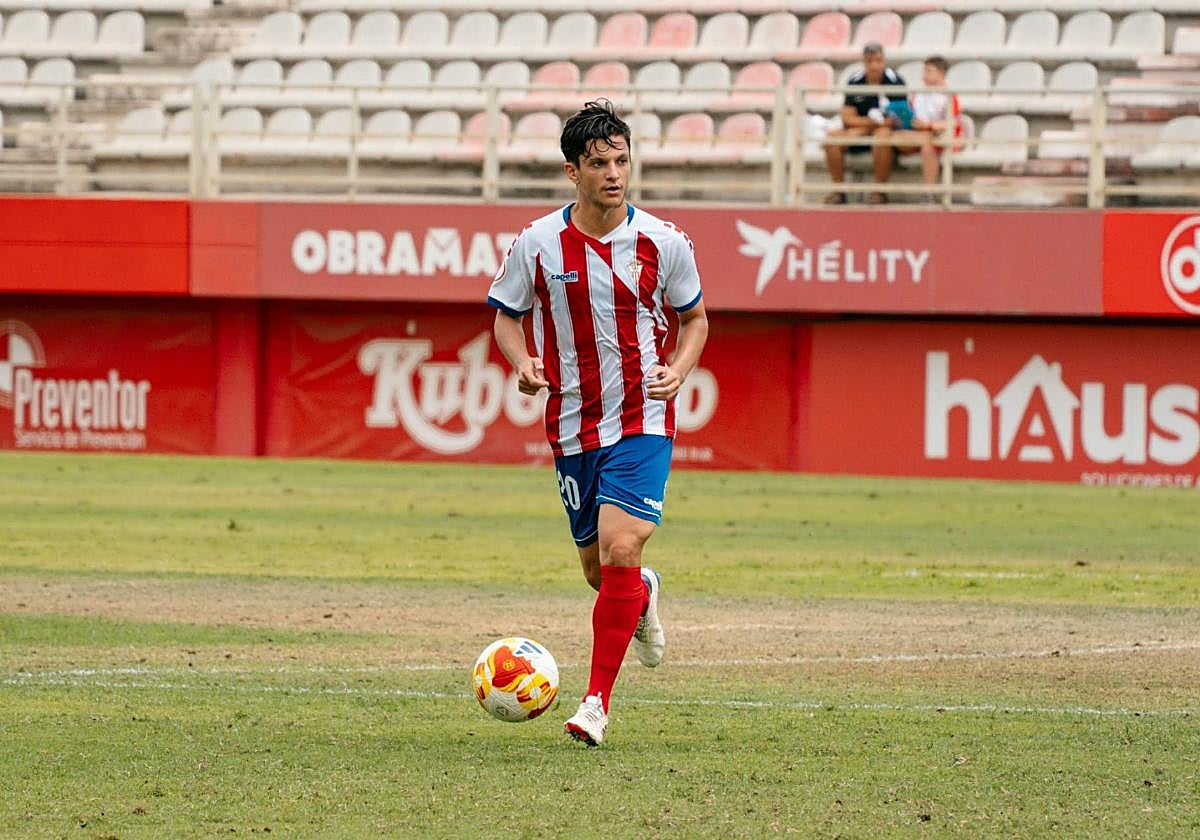 El centrocampista unionense Jony Álamo, en un partido de esta temporada en el Nuevo Mirador de Algeciras.