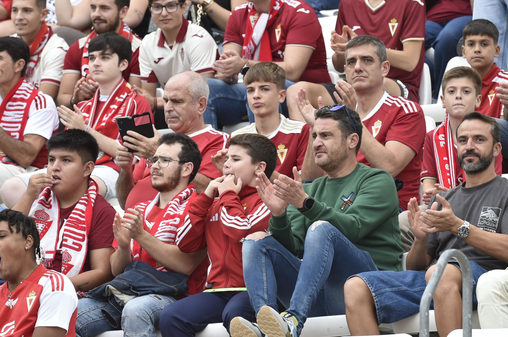 El Real Murcia se estrella ante el Ibiza, en imágenes