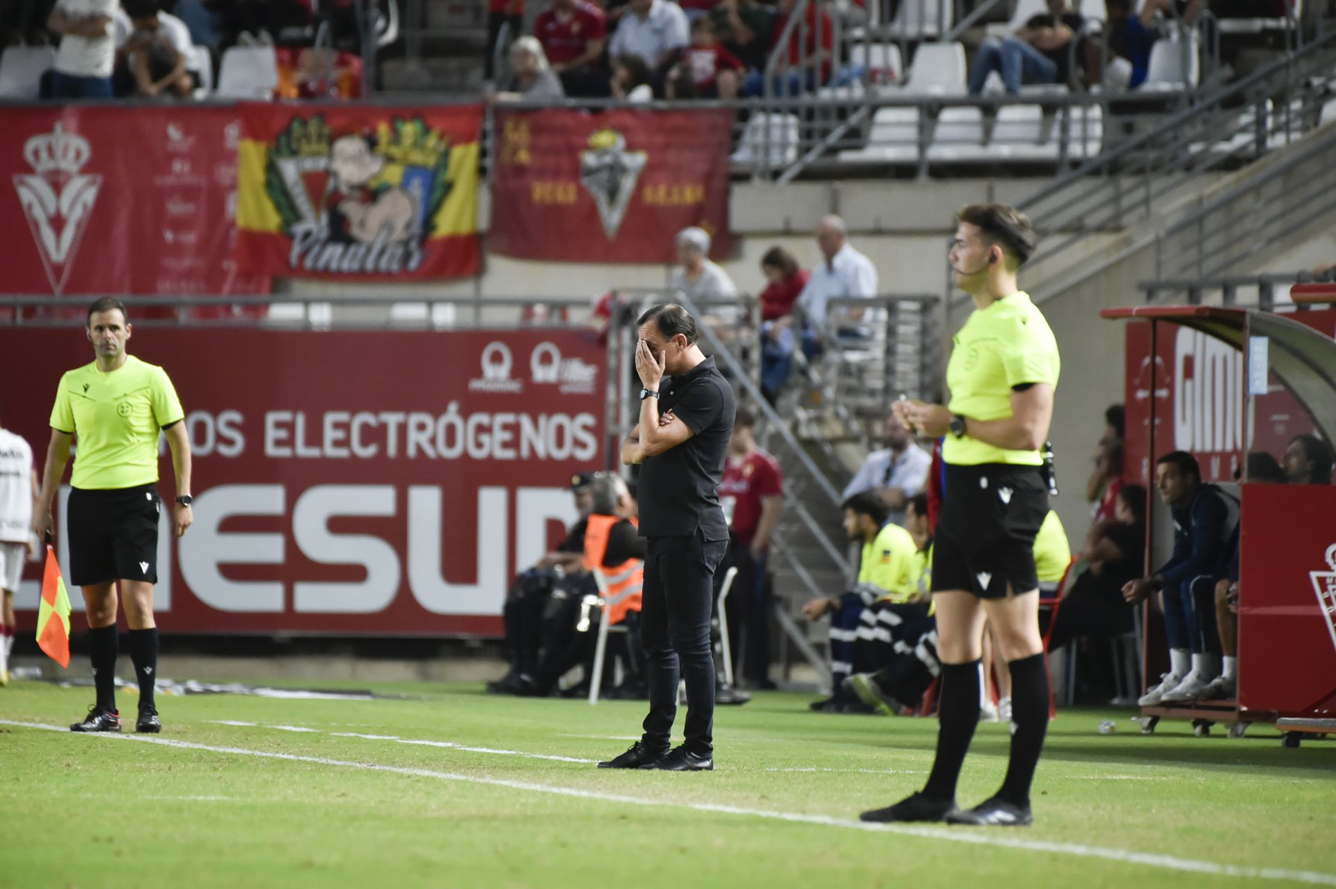 El Real Murcia se estrella ante el Ibiza, en imágenes