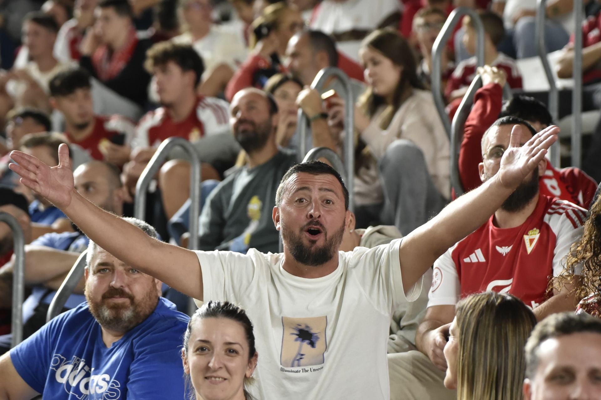 El Real Murcia se estrella ante el Ibiza, en imágenes