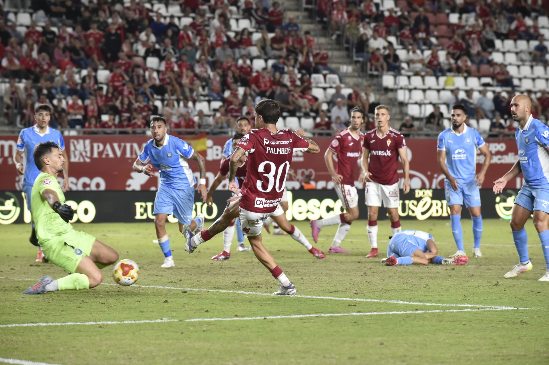 El Real Murcia se estrella ante el Ibiza, en imágenes