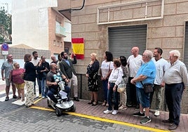 El alcalde, Joaquín Zapata, inaugurando las obras de remodelación de la calle del Pino, esta semana.