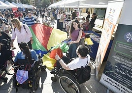 Jóvenes asistentes, en el Cuartel de Artillería de Murcia, al Encuentro Regional del Voluntariado.