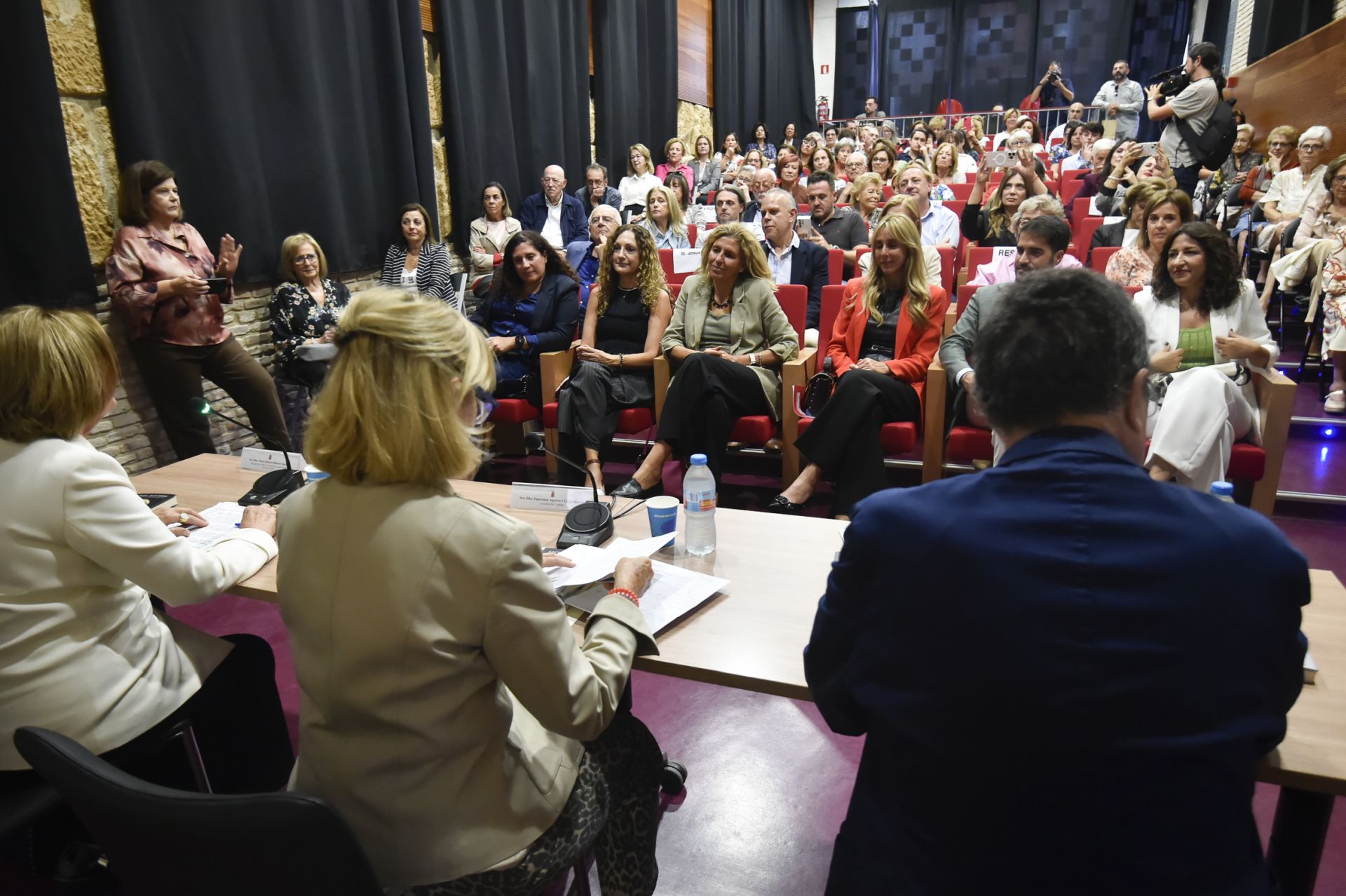 Esperanza Aguirre presenta su libro en Murcia, en imágenes