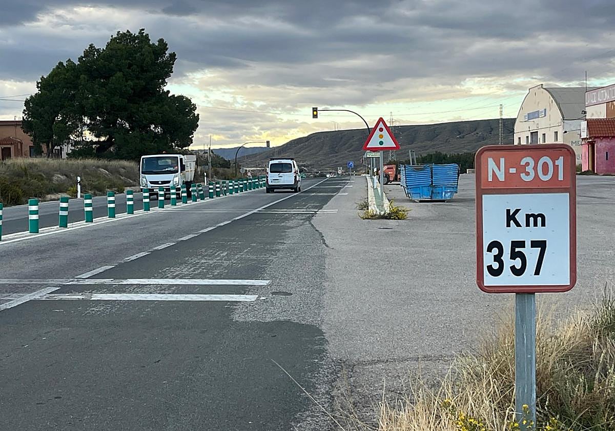 Tramo de la N-301 a su paso por Cieza, considerado un punto negro según un informe de la AEA.