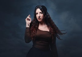 La cantante Lydia Martín, en una imagen promocional de su canción 'Huellas'.