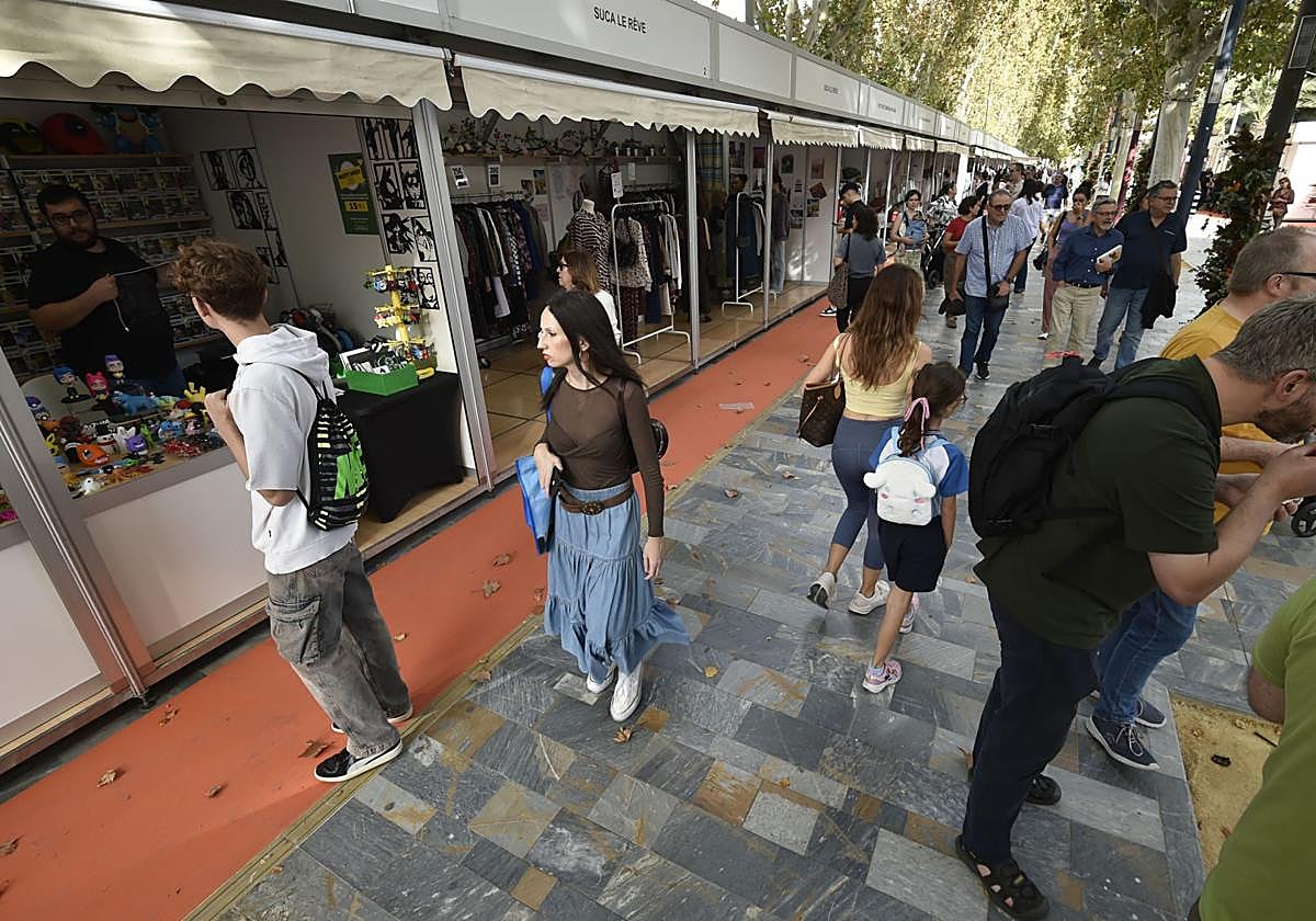 El pequeño comercio se instala en Murcia hasta el domingo