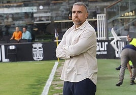 Javi Rey, en la banda del Cartagonova, en el partido contra el Tarazona.