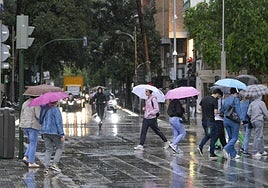 Lluvia en el centro de Murcia, este mes de octubre.