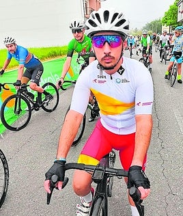 Salva Salar durante una prueba ciclista.