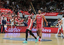 Sant-Roos celebrando una acción del partido.