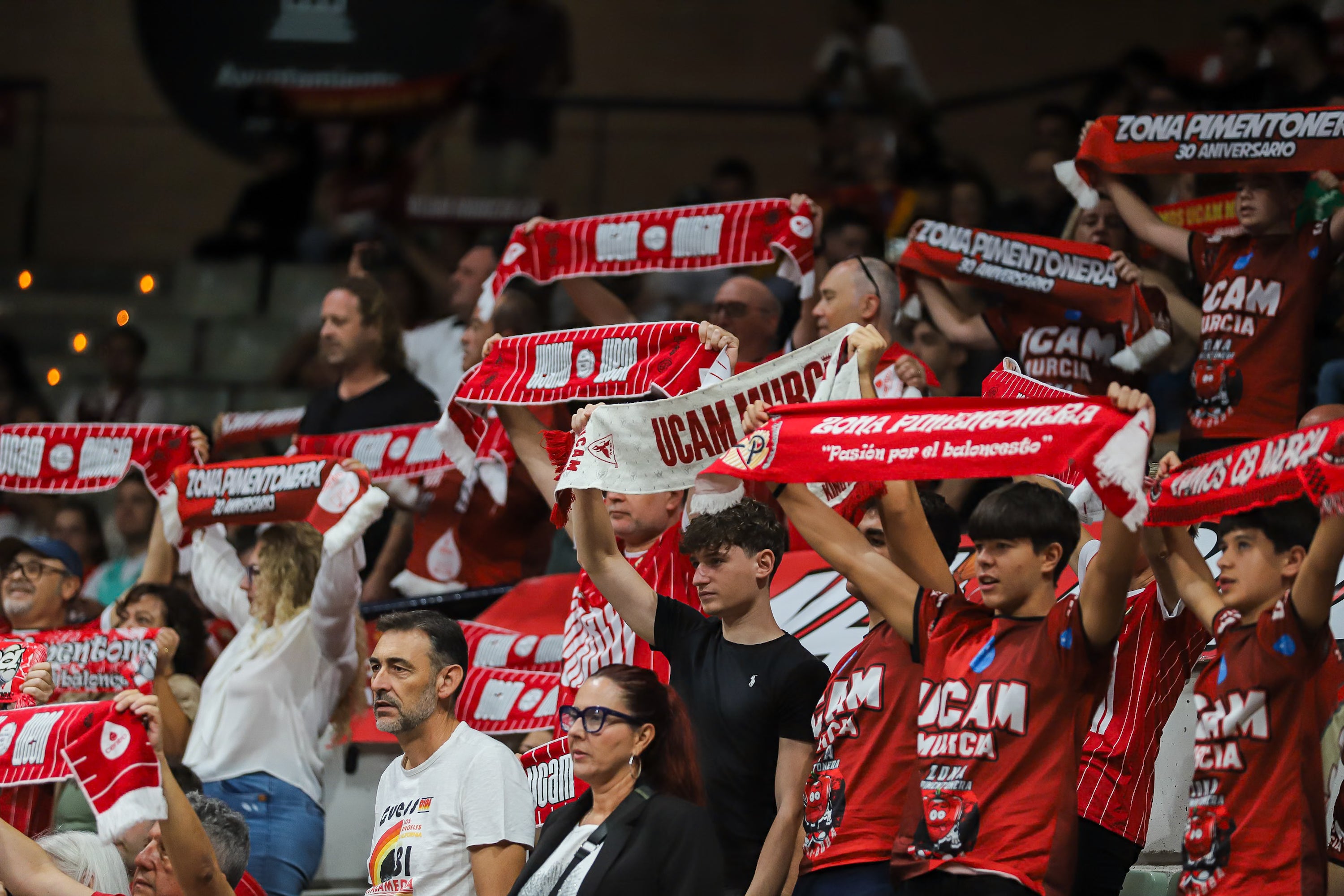 El UCAM Murcia se recompone en casa y vence al Baskonia, en imágenes