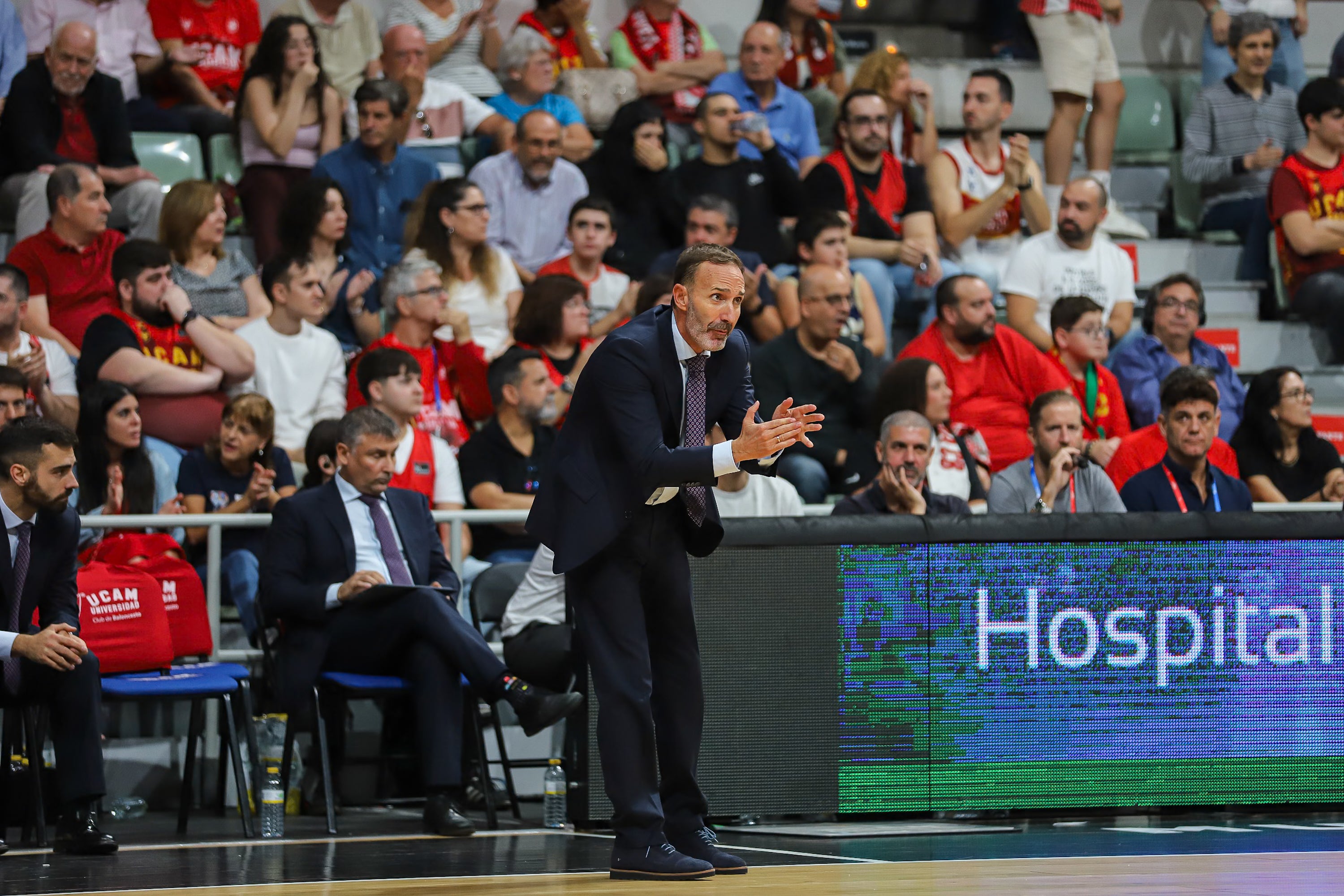 El UCAM Murcia se recompone en casa y vence al Baskonia, en imágenes