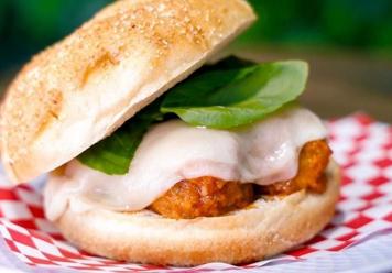 Sándwich de albóndigas