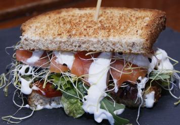 Sándwich de salmón