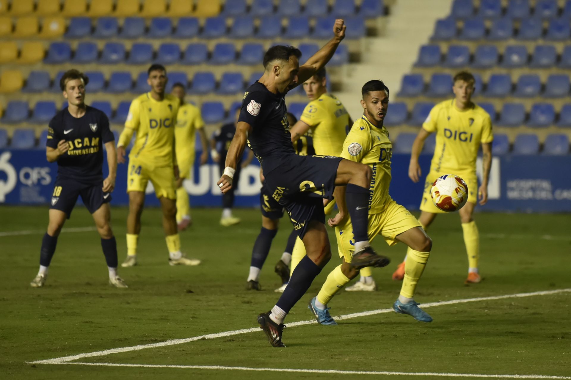 Las imágenes del UCAM CF-Cádiz (1-3)