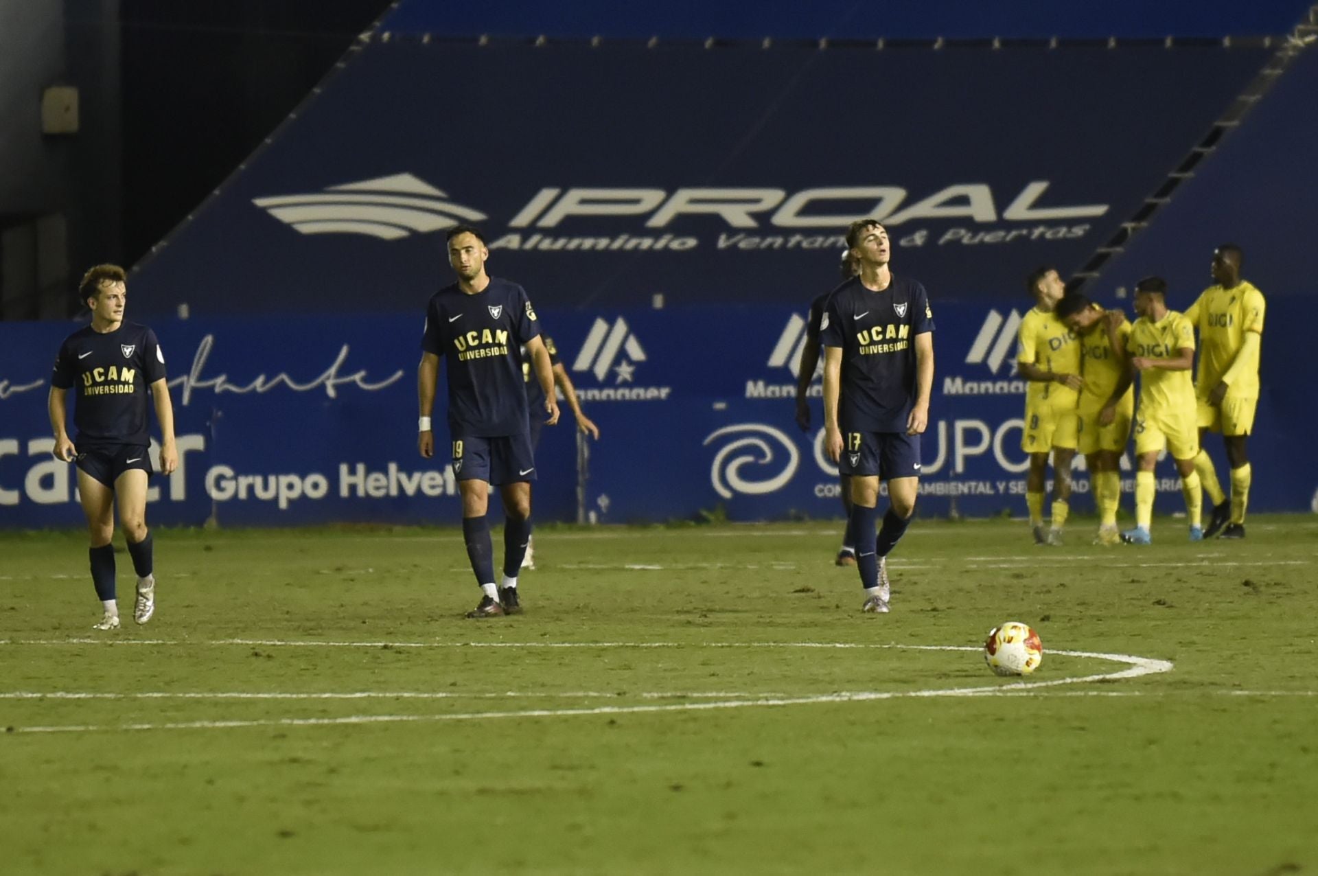 Las imágenes del UCAM CF-Cádiz (1-3)