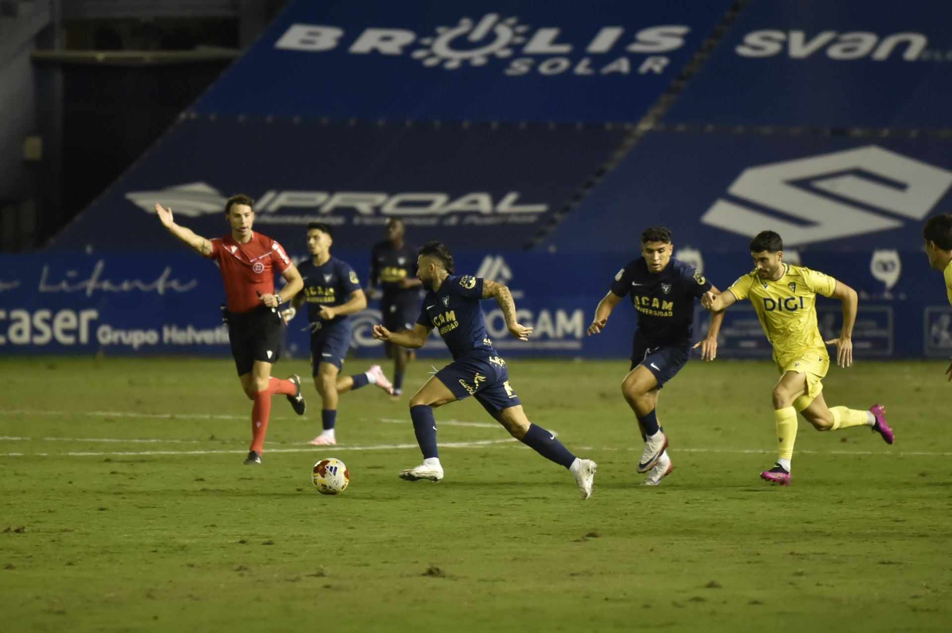 Las imágenes del UCAM CF-Cádiz (1-3)