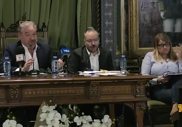 Ginés Campillo, Diego Martínez y Alicia Jiménez, el martes durante el Pleno municipal.