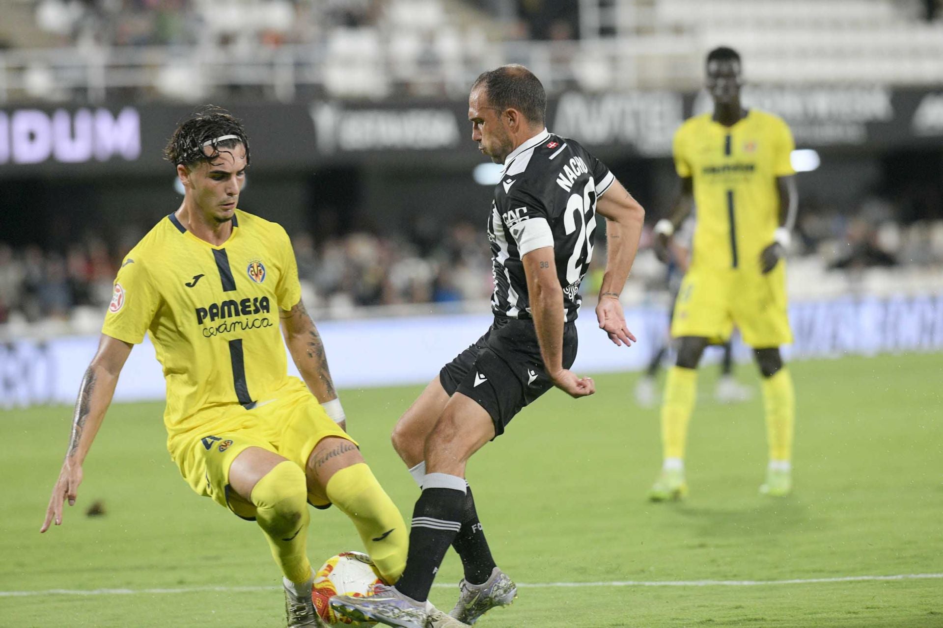 El FC Cartagena sufre la primera derrota en el Cartagonova, en imágenes