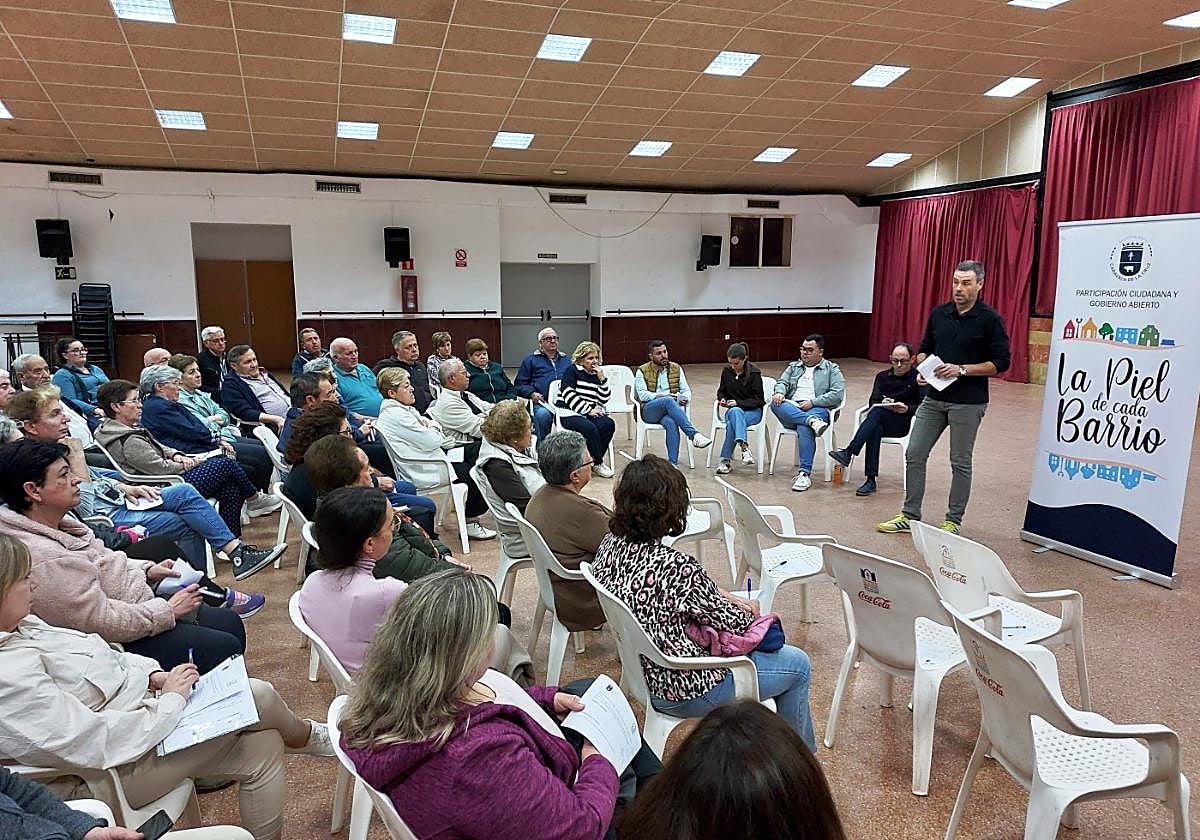 Asistentes a la reunión con representantes del Ayuntamiento de Caravaca.