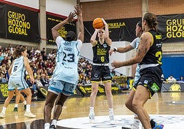 Lance del partido disputado este domingo en el Fausto Vicent.