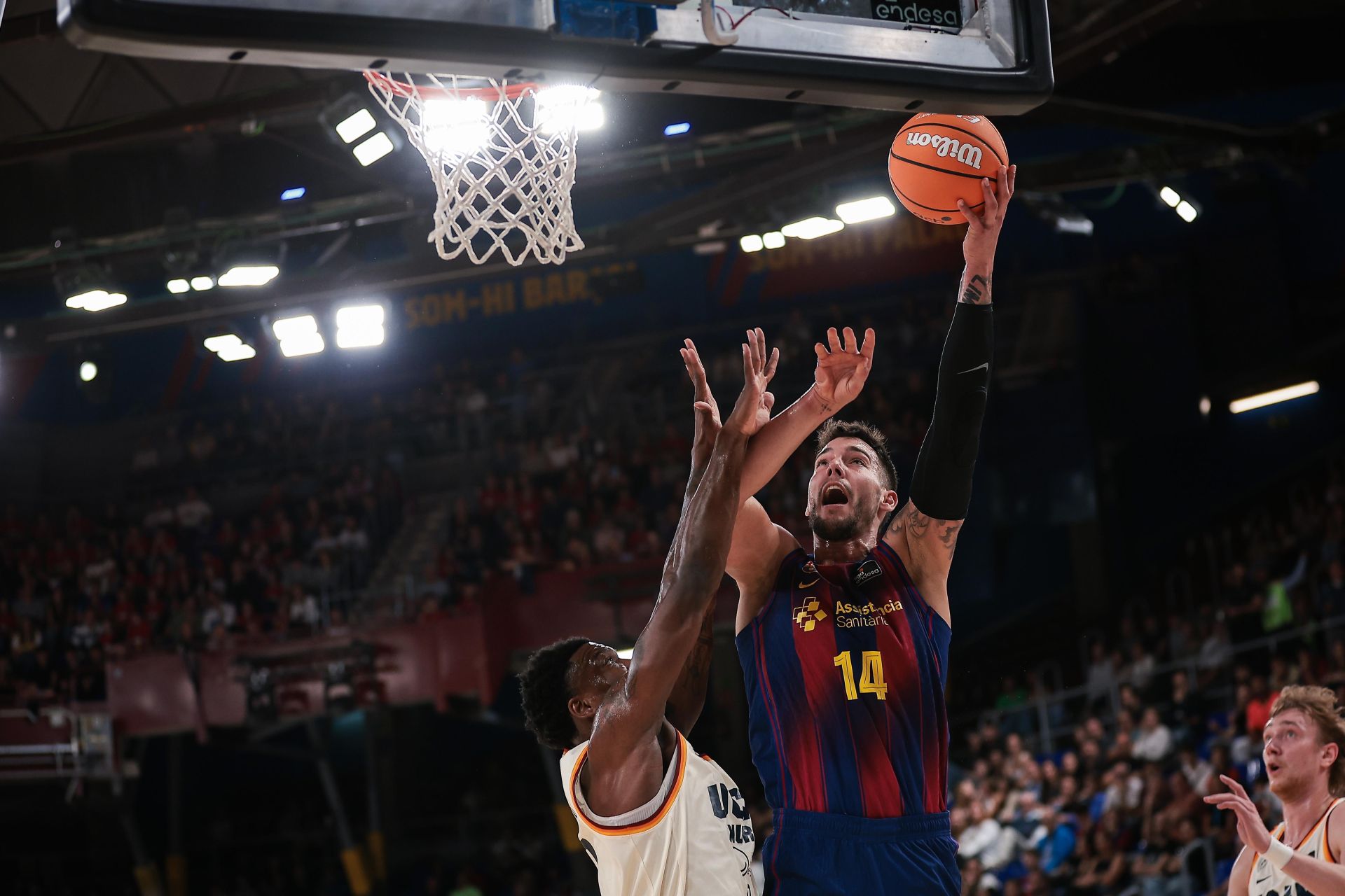 El UCAM CB Murcia asalta el Palau y derrota al Barcelona ocho años después, en imágenes