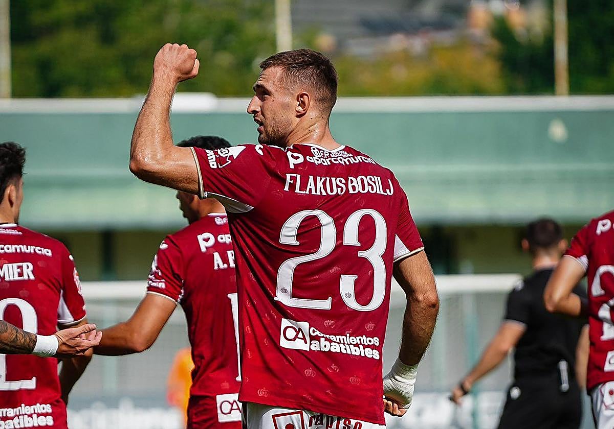 David Flakus celebrando el gol.