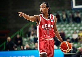 Michael Forrest, con el balón en el partido ante KK Bosna.
