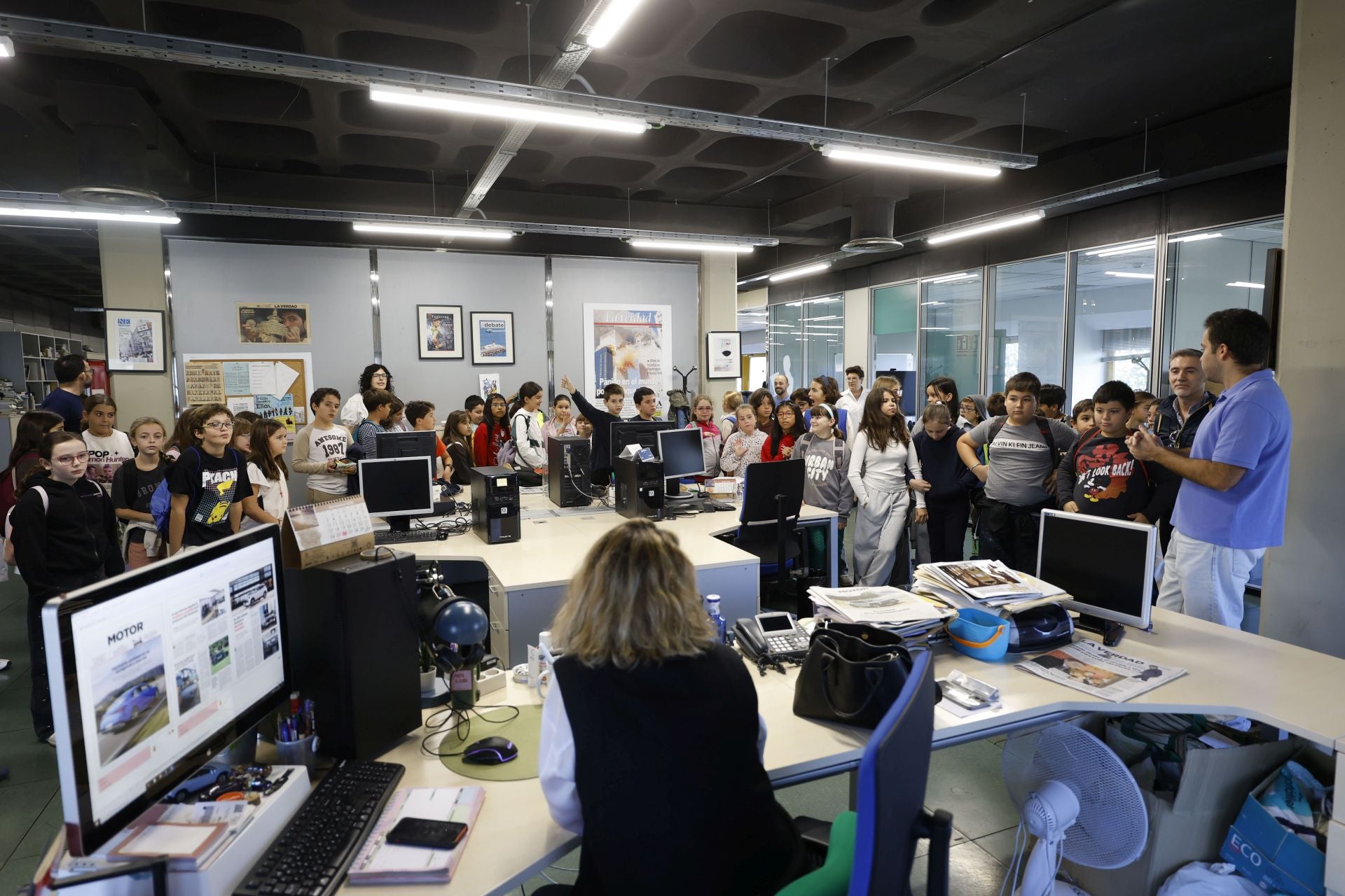 Visita del colegio Federico de Arce Martínez a LA VERDAD, en imágenes