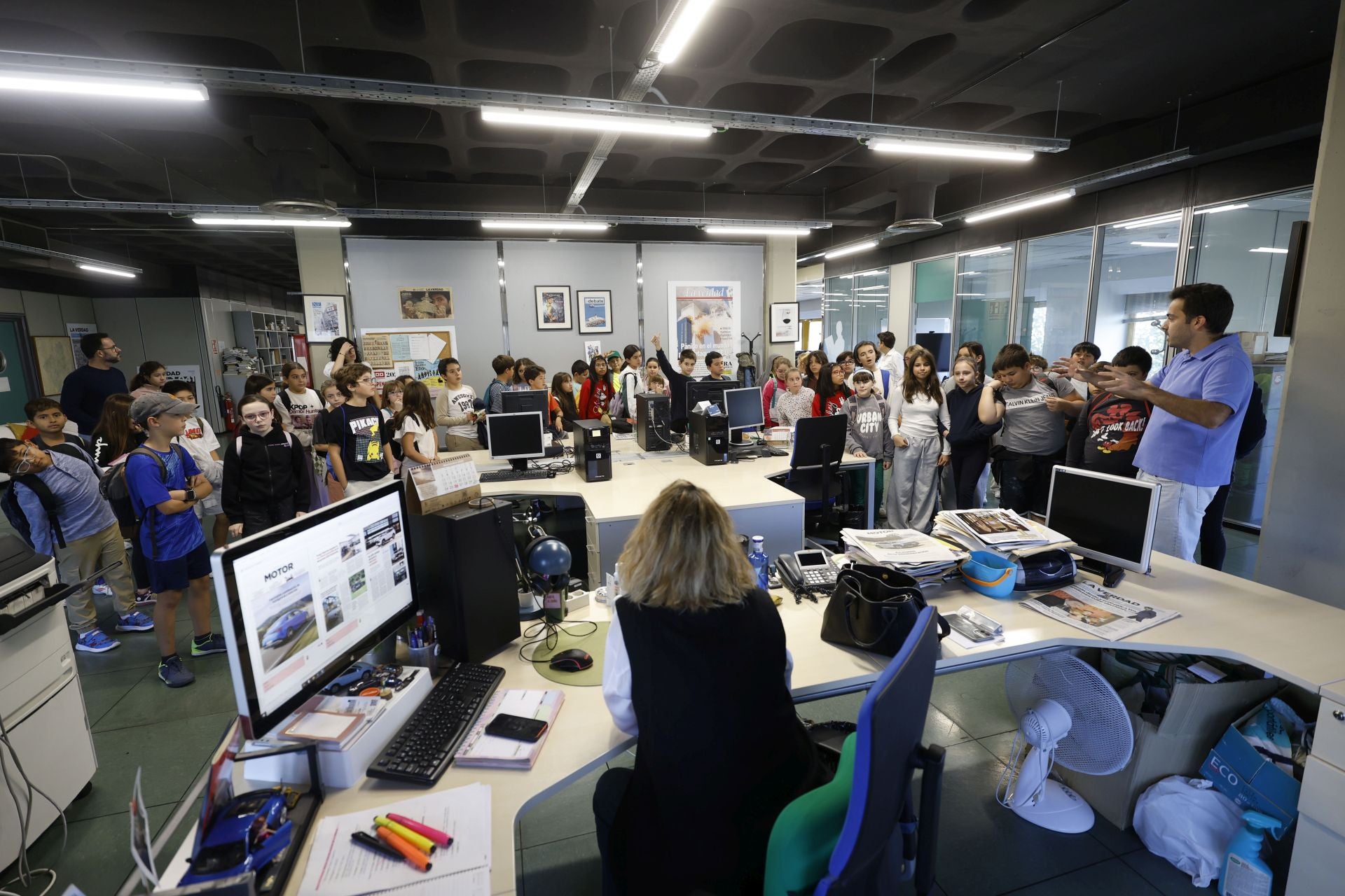 Visita del colegio Federico de Arce Martínez a LA VERDAD, en imágenes