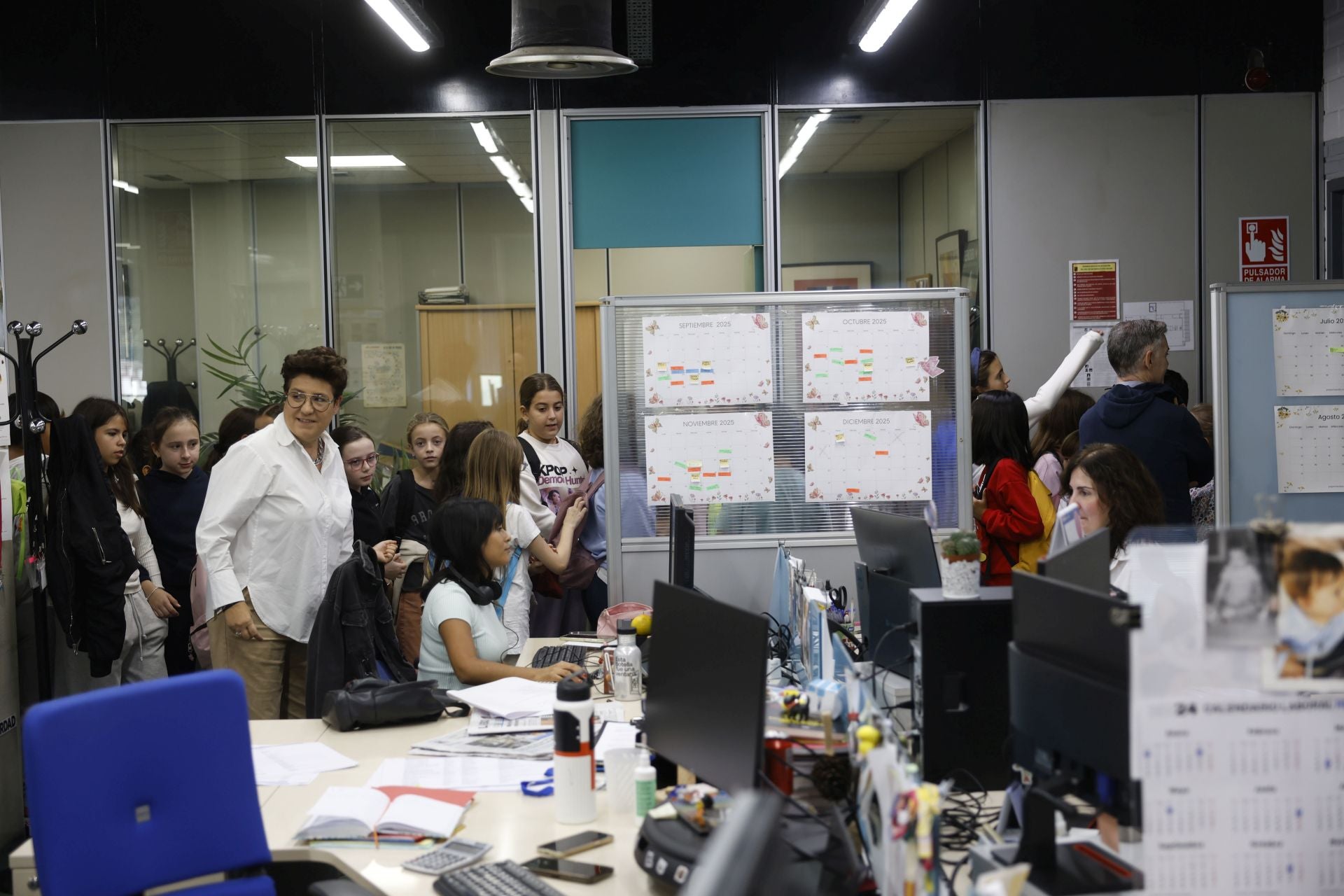 Visita del colegio Federico de Arce Martínez a LA VERDAD, en imágenes