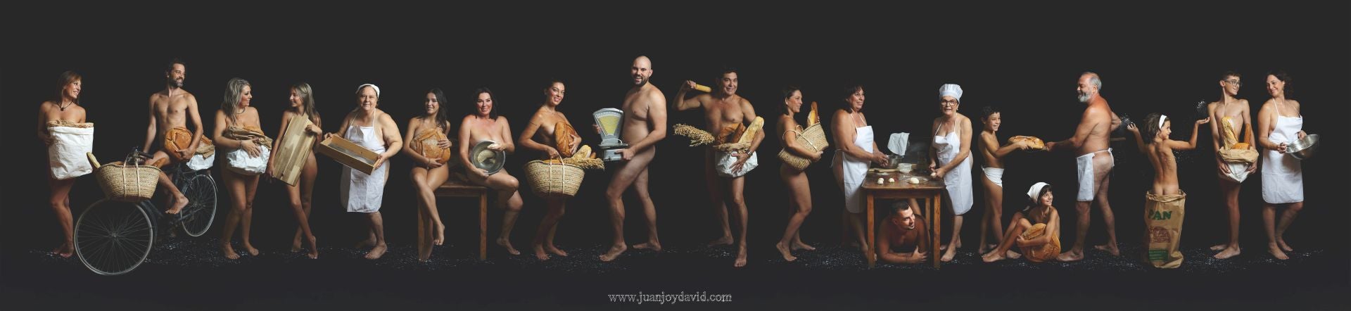 Las imágenes de la exposición solidaria &#039;Fortuna se desnuda&#039;