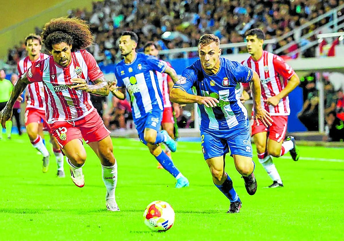 Un lance del Lorca-Almería de Copa del Rey de la semana pasada en el Artés Carrasco.