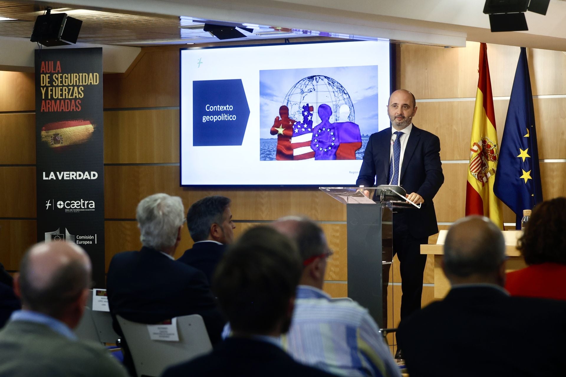 El Aula de Seguridad y Fuerzas Armadas de LA VERDAD, en imágenes